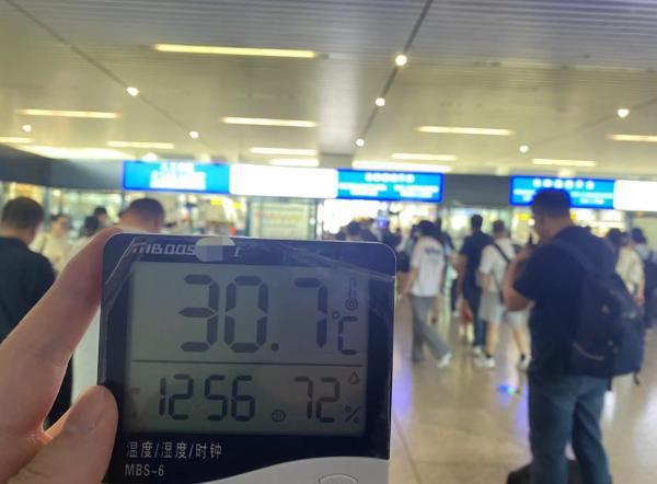 杭州东站回应候车厅热得让人直冒汗：空调通宵运行新增27台冷风机(图3)