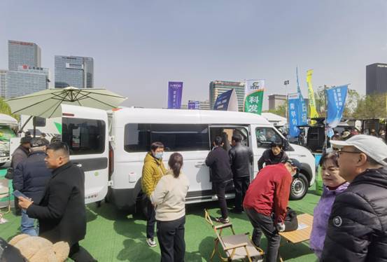 中国重汽轻型汽车强势登陆三大房车展演绎移动生活新风尚(图5)