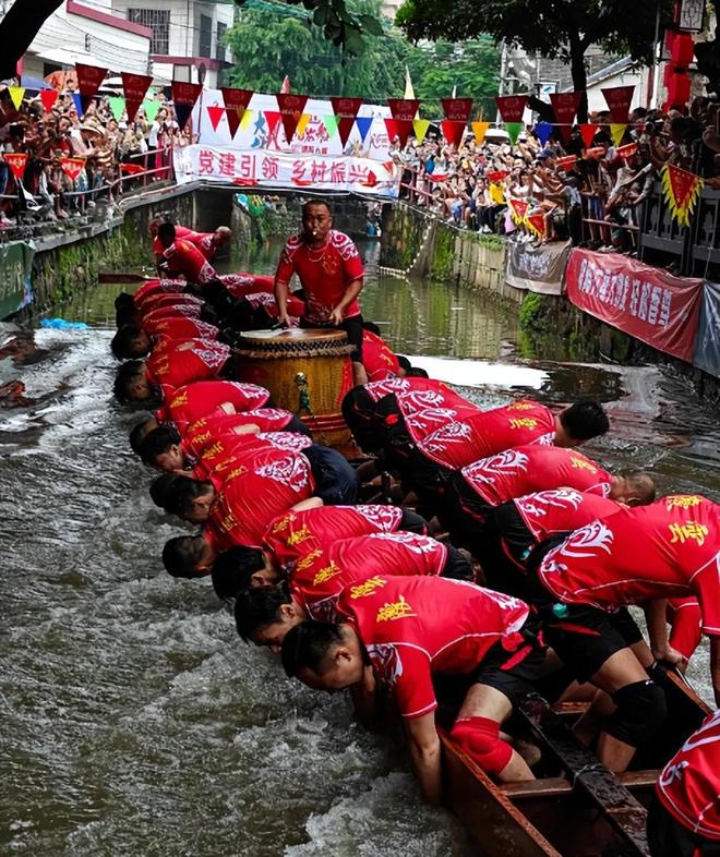 端午还剩1天猎德村的天塌了3条龙舟翻2条原因出在闺女身上(图2)