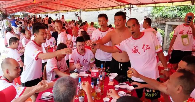 端午还剩1天猎德村的天塌了3条龙舟翻2条原因出在闺女身上(图11)