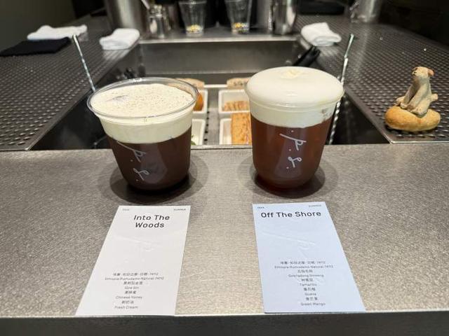 37℃高温户外排队30分钟、外地过来喝了10多次上海知名“罚站咖啡”开了9年排队9年(图3)