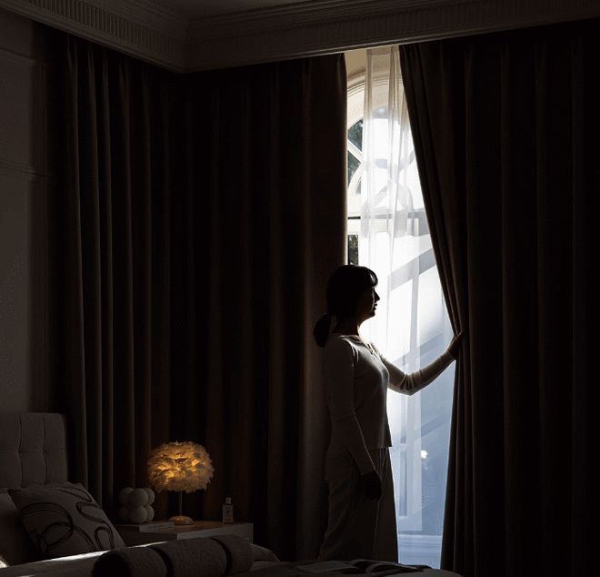 遮光窗帘怎么选？2025年6大高遮光窗帘品牌深度解析！(图4)