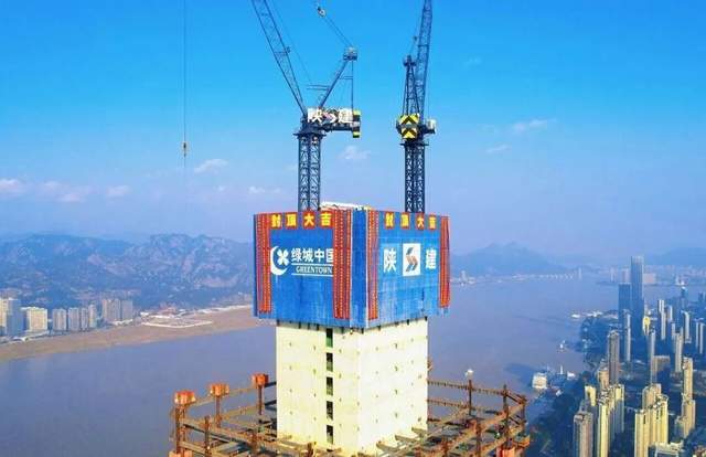 高389米！投资百亿！温州第二高楼封顶！(图2)