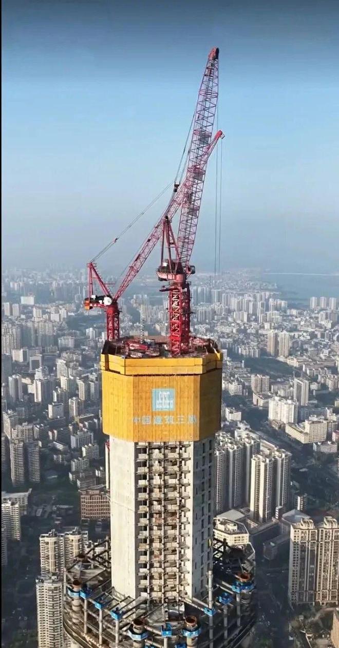 全岛封关之日它已封顶428米高海南第一摩天大楼凭硬核实力抢镜