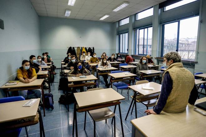 暑假97天仍不能开学！仅6%的学校安装空调意大利超长暑假的启示(图5)