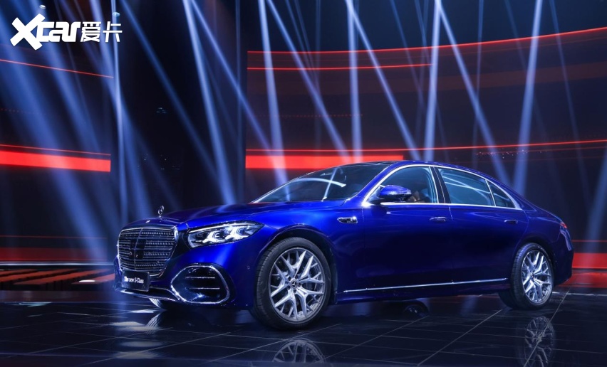 全新奔驰纯电GLCSUV、新一代奔驰S级轿车及多款品牌传奇车型亮相(图13)